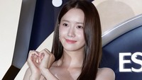 Dengan makeup yang minimalis dan rambut panjang tergerai, Yoona semakin terlihat mempesona. (Foto: WireImage/Han Myung-Gu) 