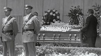 Marilyn Monroe ditemukan dalam kondisi tidak bernyawa satu hari kemudian, yakni pada 5 Agustus 1962. (Foto: Bettmann Archive/Bettmann)