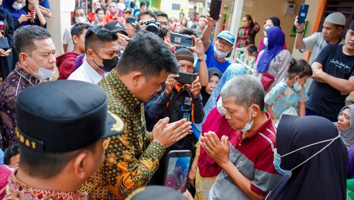 Bobby mengunjungi lokasi kebakaran di Medan Belawan