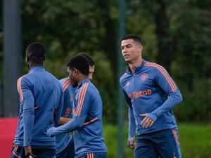 Situasi Pelik Cristiano Ronaldo di MU, Sang Agen Ikut Jadi Sorotan