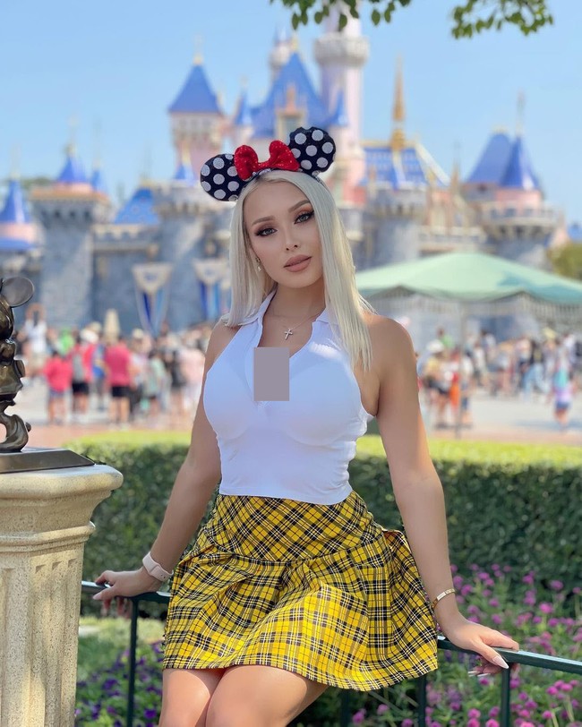 Wanita yang pernah berpose di Playboy tersebut sebelumnya pernah mengungkap keinginan membeli klub lain yakni Rancagua Sur Sports Club dua tahun lalu.Foto: Instagram