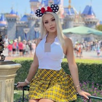 Wanita yang pernah berpose di Playboy tersebut sebelumnya pernah mengungkap keinginan membeli klub lain yakni Rancagua Sur Sports Club dua tahun lalu.Foto: Instagram