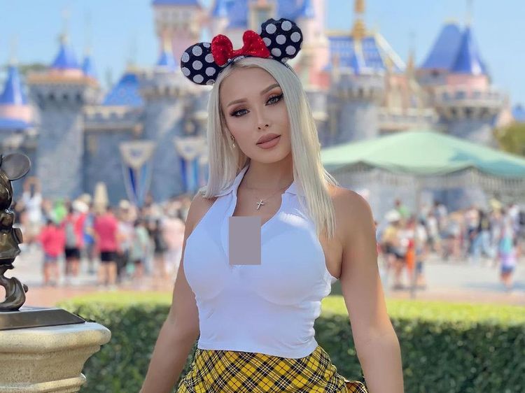 10 Potret Model yang Berniat Beli Klub Bola, Kumpulkan Uang dari OnlyFans