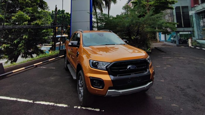 Diler Ford di Warung Buncit, Mampang Jakarta Selatan.