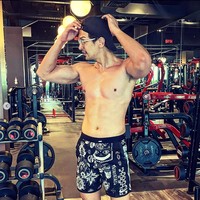 Melalui akun Instagram pribadinya, Dimas banyak membagikan foto-fotonya tubuh berototnya dan ketika dirinya berolahraga. Diakui Dimas hal itu sengaja dilakukan untuk memberikan motivasi kepada orang lain, termasuk para pengikutnya di Instagram yang jumlahnya lebih dari 2 juta. Foto: Instagram/@dimasbeck