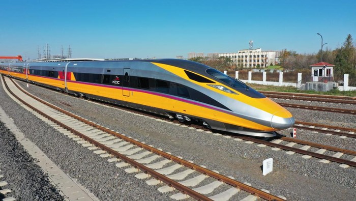 EMU Kereta Cepat Jakarta-Bandung