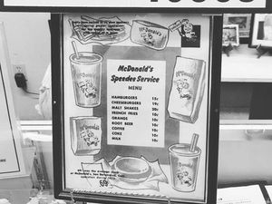 Ada Bungkus Makanan hingga Daftar Menu Antik di Museum McDonalds Ini