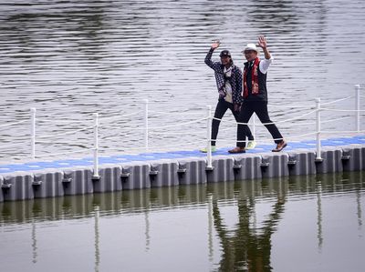 Gaya Ridwan Kamil dan Bonge Catwalk Bareng di Situ Rawa Kalong, Depok