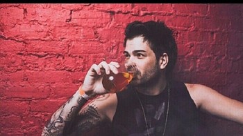 Moore mengklaim ada 30 juta page views yang didapatkan dari situs tersebut setiap bulannya. Foto: Instagram/@iamhuntermoore