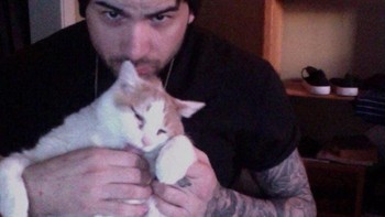 Website itu menjadi tempat revenge porn atau balas dendam menggunakan foto mesum. Banyak foto mantan pacarnya bertengger di situs itu tanpa izin. Foto: Instagram/@iamhuntermoore