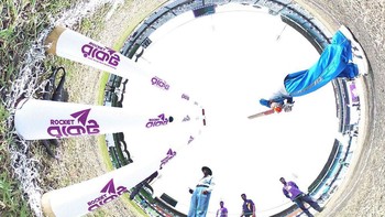 Nah, panorama ini merupakan deretan para atlet kriket Australia jelang pertandingan melawan Bangladesh pada 2017 lalu. Bagaimana menurut Anda detikers?