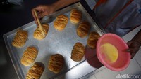 Sebagai informasi, Bekatul adalah lapisan pelindung padi yang memiliki berbagai manfaat kesehatan bagi tubuh. Bekatul diketahui bisa mencegah risiko batu ginjal, menurunkan berat badan, menjaga kesehatan jantung, hingga membantu pertumbuhan tulang dan gigi. Selama 5 tahun, Ismi telah mulai mencoba menawarkan sesuatu yang baru dan menjadi pelopor roti bekatul di Indonesia. Kerja kerasnya membuahkan hasil.