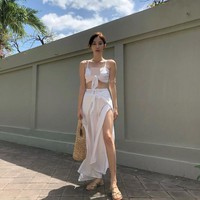 Rahasia lain dari betis indahnya adalah relaks. Ketika menggunakan eskalator, bagian tersebut kadang menegang karenanya ia menyarankan agar dibuat santai. Selain itu, ia tentu berolahraga dan menjaga pola makan. Kim Bo Ra mengaku sering mengkonsumsi makan whole grain.Foto: Instagram @wanna._b