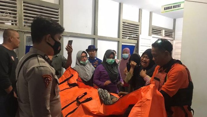 Korban banjir di Kapuas Hulu, Kalimantan Barat ditemukan tewas. (dok. Istimewa)