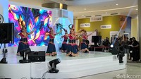 Hiburan detik-detik launching Trans Icon Mall/Foto: Deny Prastyo Utomo/detikJatim
