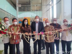 Chairul Tanjung Resmikan Menara Bank Mega di Trans Icon Surabaya