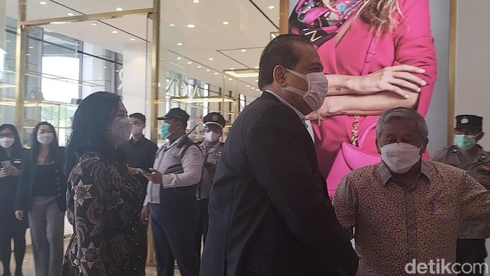 Trans Icon Mall Surabaya resmi dibuka, Jumat (5/8/2022). Mal tersebut dibuka langsung oleh Chairman CT Corp, Chairul Tanjung.