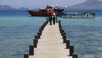 Bank terapung Bahtera Seva II dari BRI hadir untuk melayani masyarakat di kawasan Labuan Bajo dan sekitarnya. (Dikhy Sasra/detikcom)