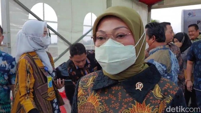 Menaker Ida Fauziyah di Kawasan Industri Terpadu (KIT) Batang, Jumat (5/8/2022).