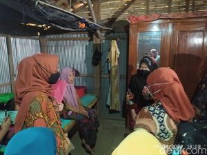 Risma ke Bangkalan Kunjungi Nenek Tipatma yang Rawat 3 Anak Disabilitas