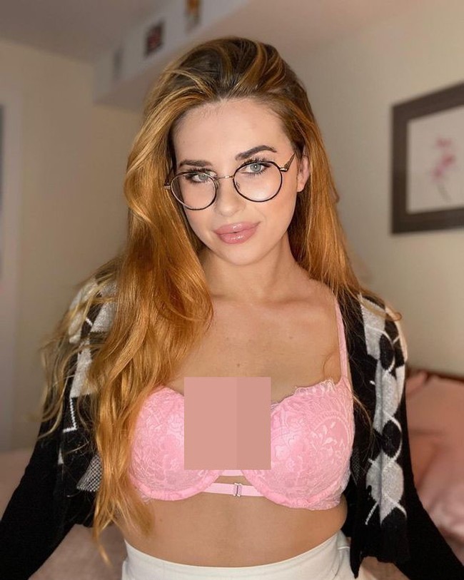 Sarah Beaudet memanfaatkan aplikasi Tinder untuk menjebak pria-pria tak setia. Wanita asal Kanada ini menargetkan pria yang profil Tindernya terlalu berlebihan memamerkan keunggulan fisiknya. Sejauh ini, model 23 tahun tersebut sudah membongkar kepalsuan lima pria. Foto: Instagram