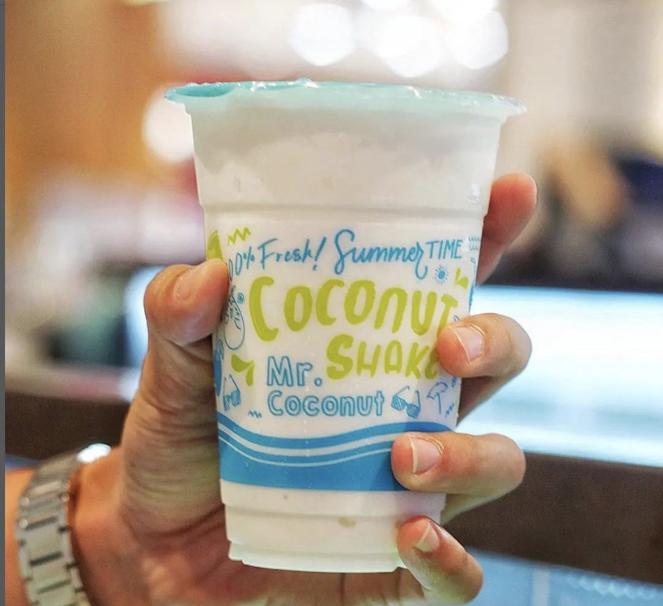 Mr. Coconut , minuman air kelapa kocok yang geser kepopuleran bubble tea