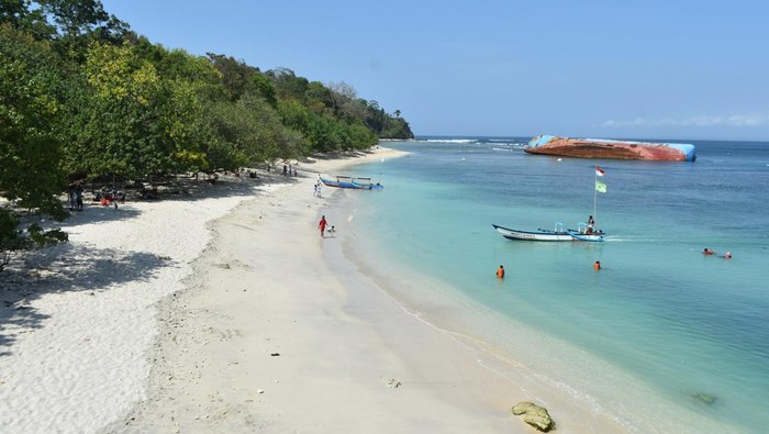 Pantai Pangandaran.