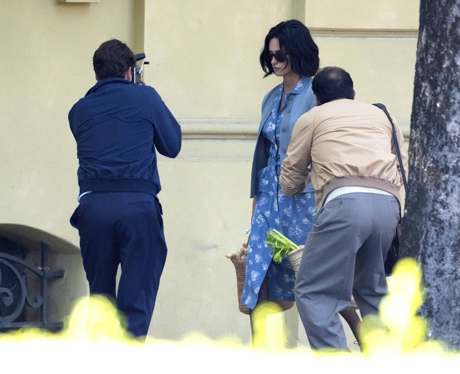 Penelope Cruz dipasangkan dengan aktor Adam Driver yang berperan sebagai Enzo. Aktris Shailene Woodley dan Patrick Dampsey juga ambil bagian di film ini. (Foto: GC Images/MEGA)