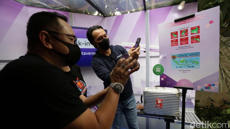 Metaverse membuka 'kafe' yang mengusung konsep kreatif di kawasan M Bloc space. #Menujumetaverse Cafe menghadirkan 10 instalasi seni dan 20 permainan efek AR.
