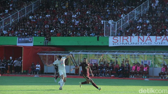 PSM Makassar 1-1 Persija Jakarta di Stadion Gelora BJ Habibie Parepare.
