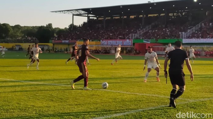 PSM Makassar Vs Persija Jakarta dalam laga pekan ke-3 BRI Liga 1 di Stadion BJ Habibie, Parepare. (Ibnu Munsir/detikSulsel)