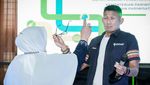 Potret Sandiaga Disemprot Emak-emak Aceh untuk Pertama Kalinya