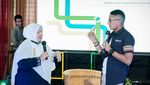 Potret Sandiaga Disemprot Emak-emak Aceh untuk Pertama Kalinya