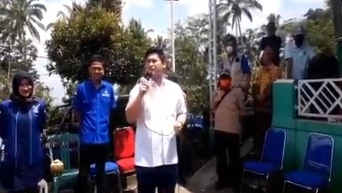 Screenshot video viral anggota DPR diteriaki warga di Pandeglang (dok. Istimewa)