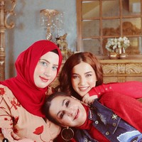 Walaupun merupakan anak kembar namun Tasya Farasya dan Tasyi Athasyia memang memiliki paras yang berbeda, namun keduanya sama-sama cantik. Tak hanya itu saja, baik Tasya dan Tasyi pun pernah mengaku jika mereka memiliki sifat yang benar-benar berbeda. Foto: Instagram/@tasyafarasya