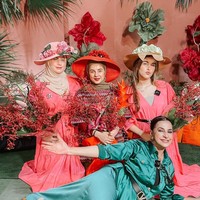 Ketidakhadiran Tasyi membuat banyak netizen jadi penasaran dan membuat beragam spekulasi. Merasa terpojok dan disalahkan, Tasyi pun membuat video klarifikasi di YouTubenya bersama sang suami, Syech Zaki. Foto: Instagram/@tasyafarasya