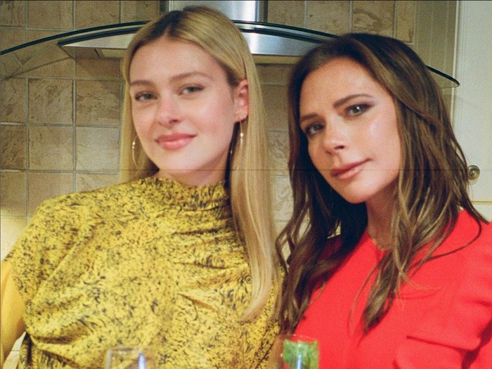 Victoria Beckham dan Nicola Petlz Victoria Beckham dan Nicola Peltz dikabarkan tidak akur.