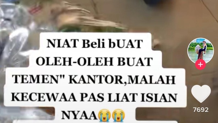 Video unggahan TikTok tentang kekecewaan wisatawan Kota Batu yang membeli oleh-oleh tapi isinya sedikit dan merasa tertipu.