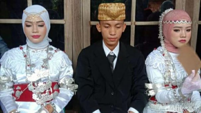 Viral pemuda di Lampung menikahi dua wanita sekaligus.