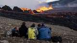 Sensasi Nonton Erupsi Gunung dari Dekat ala Wisatawan Islandia