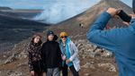 Sensasi Nonton Erupsi Gunung dari Dekat ala Wisatawan Islandia