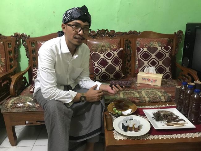 Dari Sukabumi Praktik Mak Erot Merambah Ibu Kota