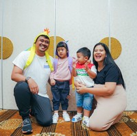 Dalam momen perayaan ulang tahun itu juga terlihat perut Kahiyang Ayu yang sudah semakin besar. Kahiyang sendiri diketahui saat ini sedang mengandung anak ketiganya bersama Bobby Nasution. Foto: Instagram/@bobbynst