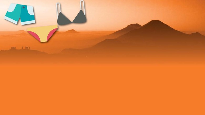 Fokus Buang Celana Dalam kutang di Gunung