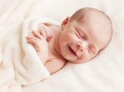 Gemas Banget! Ekspresi Lucu Bayi di Depan Kamera