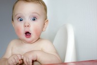 Gemas Banget! Potret Ekspresi Lucu Bayi Saat Tertangkap Kamera