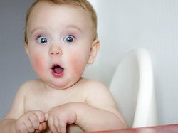 Gemas Banget! Ekspresi Lucu Bayi di Depan Kamera