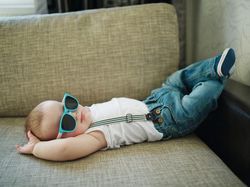 Gemas Banget! Ekspresi Lucu Bayi di Depan Kamera