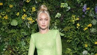 Melihat pekerjaannya sebagai model tak mungkin rasanya Gigi Hadid tidak berdiet. Tapi nyatanya, Gigi sudah berhenti diet karena punya masalah autoimun. Dia pun lebih memilih makan makanan sehat dan berolahraga. (Foto: Dave Benett/Getty Images)