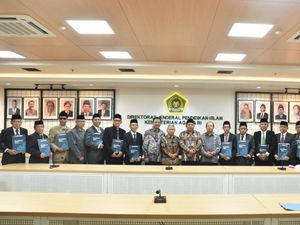Kemenag Lantik 17 Guru Besar PTK, Ada yang Berasal dari Institut Agama Kristen